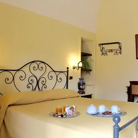 Palazzo Senape De Pace Bed & Breakfast