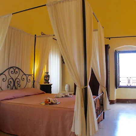 Palazzo Senape De Pace Bed & Breakfast 3*