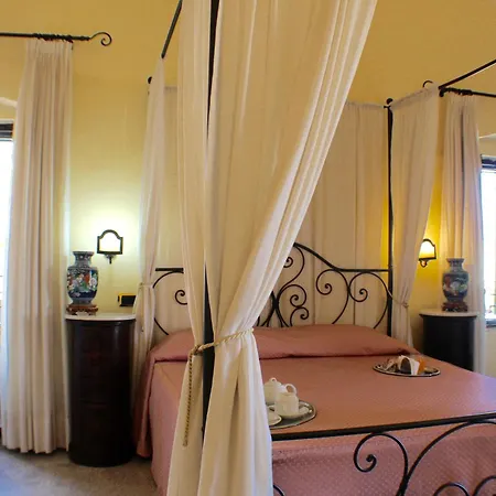 Palazzo Senape De Pace 3*