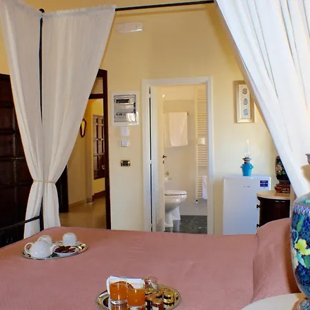 Palazzo Senape De Pace Bed and Breakfast 3*