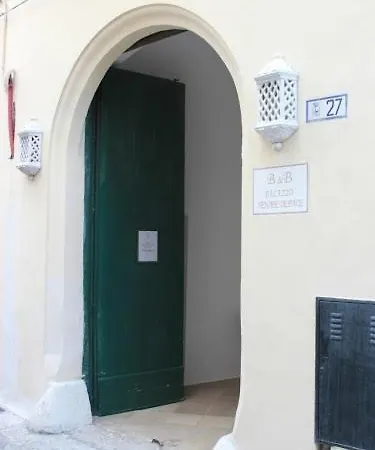 Bed and Breakfast Palazzo Senape De Pace 3*