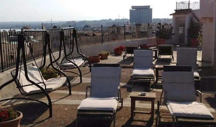 Palazzo Senape De Pace B&B 3*